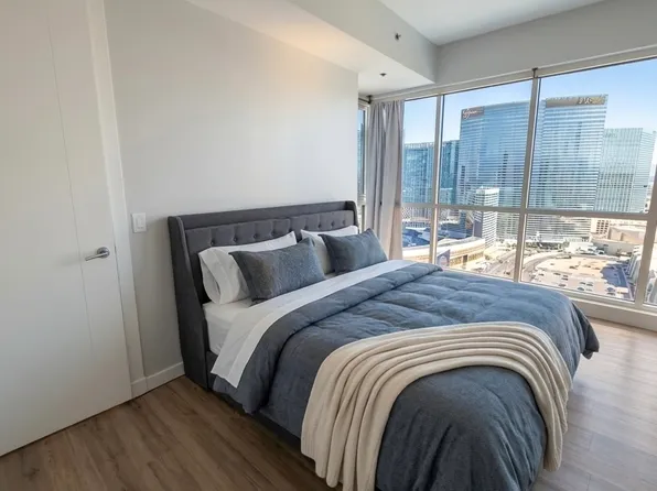 4575 Dean Martin Dr, Las Vegas, NV