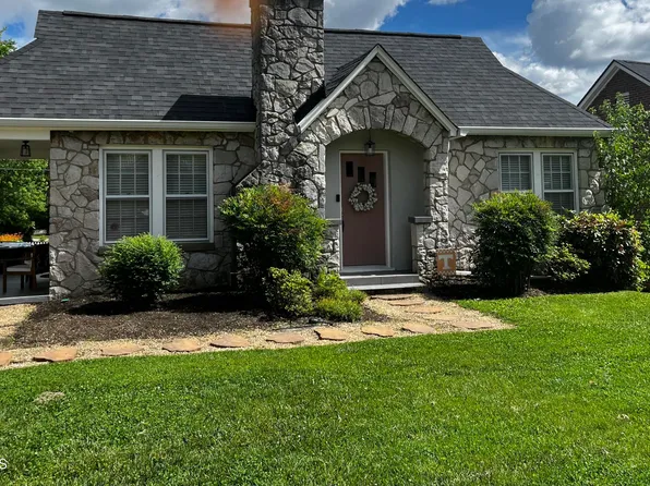 3004 Sanders Dr, Knoxville, TN 37918