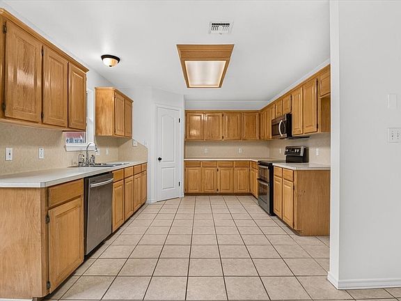 5th image of 5109 Toledo Dr