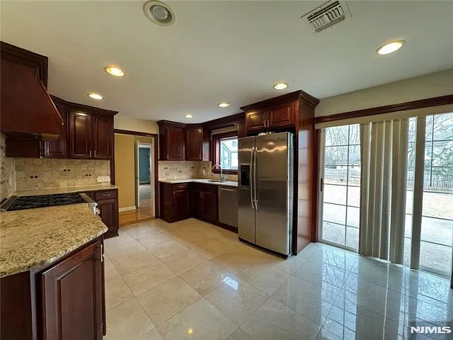 193 W Midland Ave — Photo 7