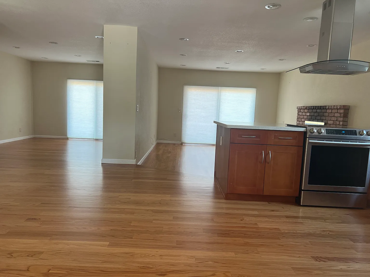 3 bed, 1423 sqft, $4,600 — Photo 4