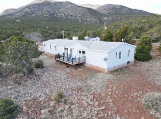 26 Skyview Rd, Edgewood, NM 87015