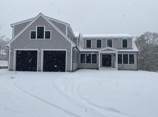 34 Dunham Ave, Tisbury, MA 02568