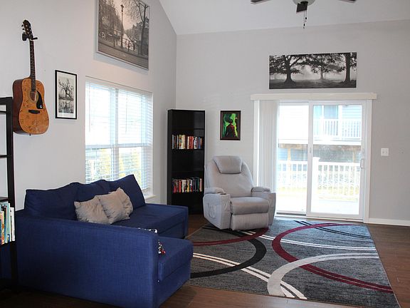 5th image of 108 E Henry St #803