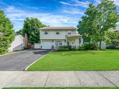 11 Wentworth Drive, Dix Hills, NY, 11746