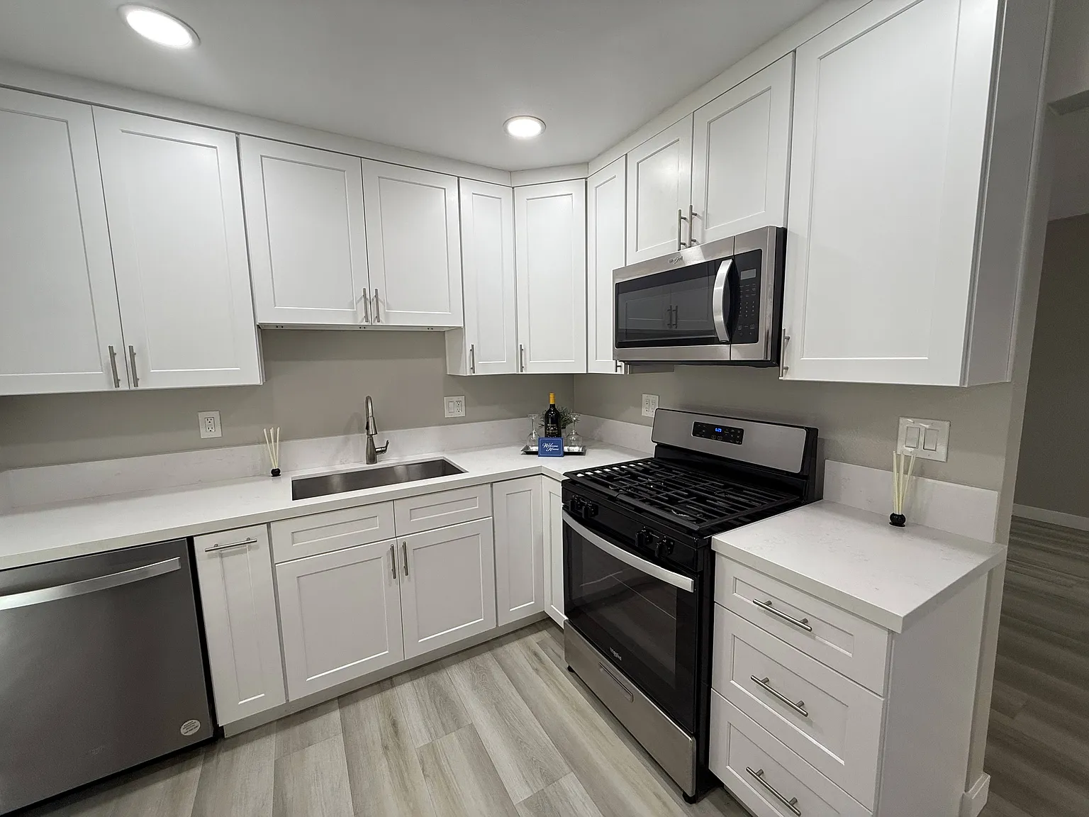 Le Mar Apartments — Photo 2