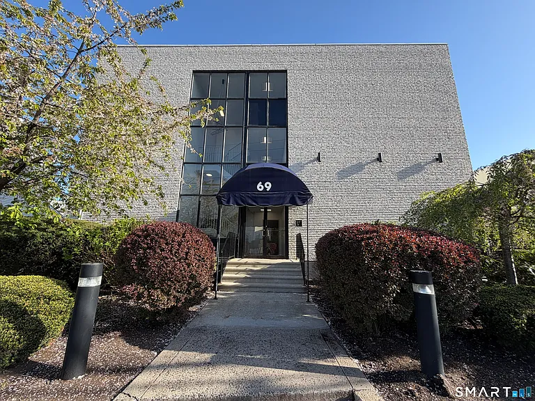 69 Cove Rd #B9 — Photo 1