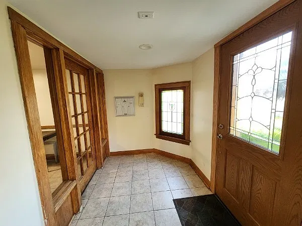 3 bed, 1600 sqft, $2,200 — Photo 3