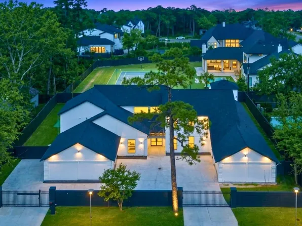 12564 Memorial Dr, Houston, TX 77024