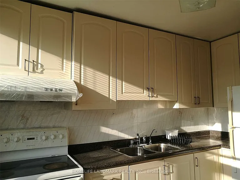 407 Royal York Rd #UPPER — Photo 5