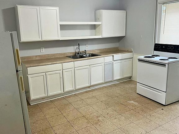 2nd image of 65 Bosworth St #1
