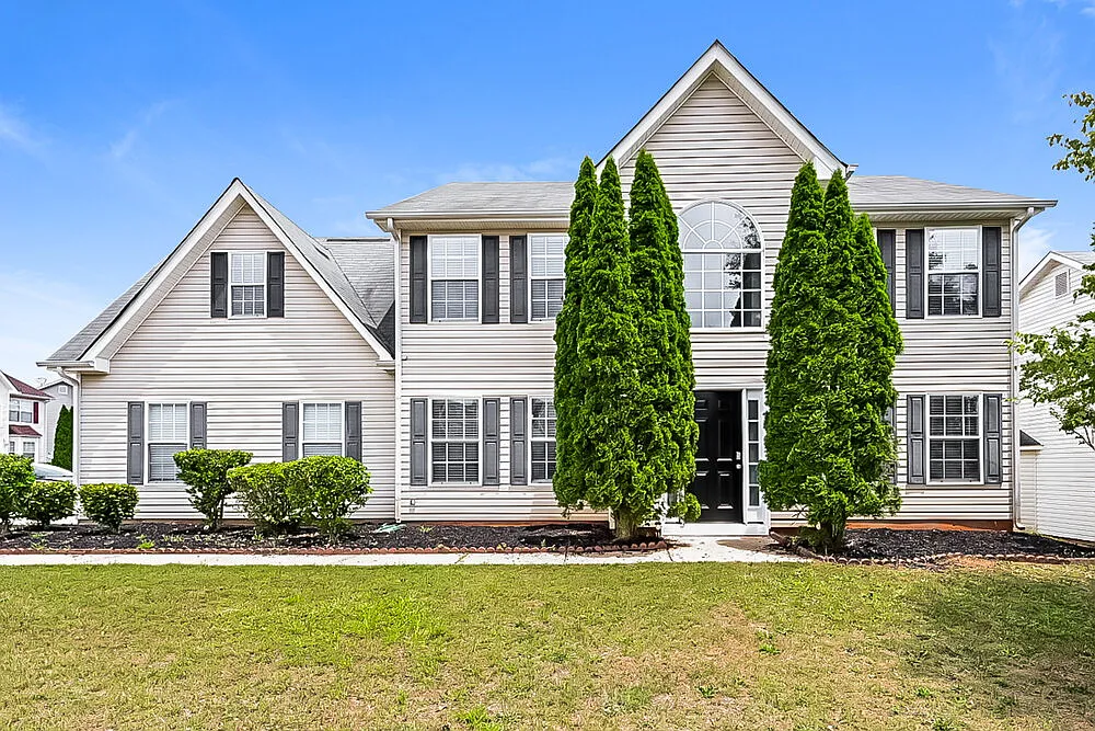 4 bed, 2.5 bath, 2126 sqft, $2,225 — Photo 1