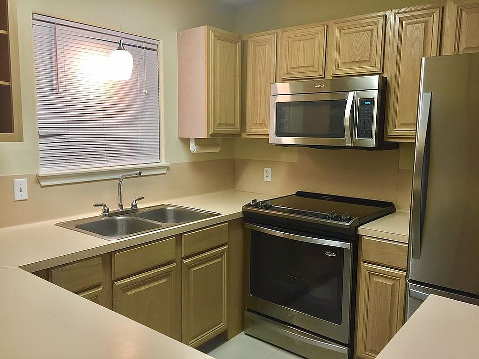 1st image of 7110 N 11th Ln APT 4