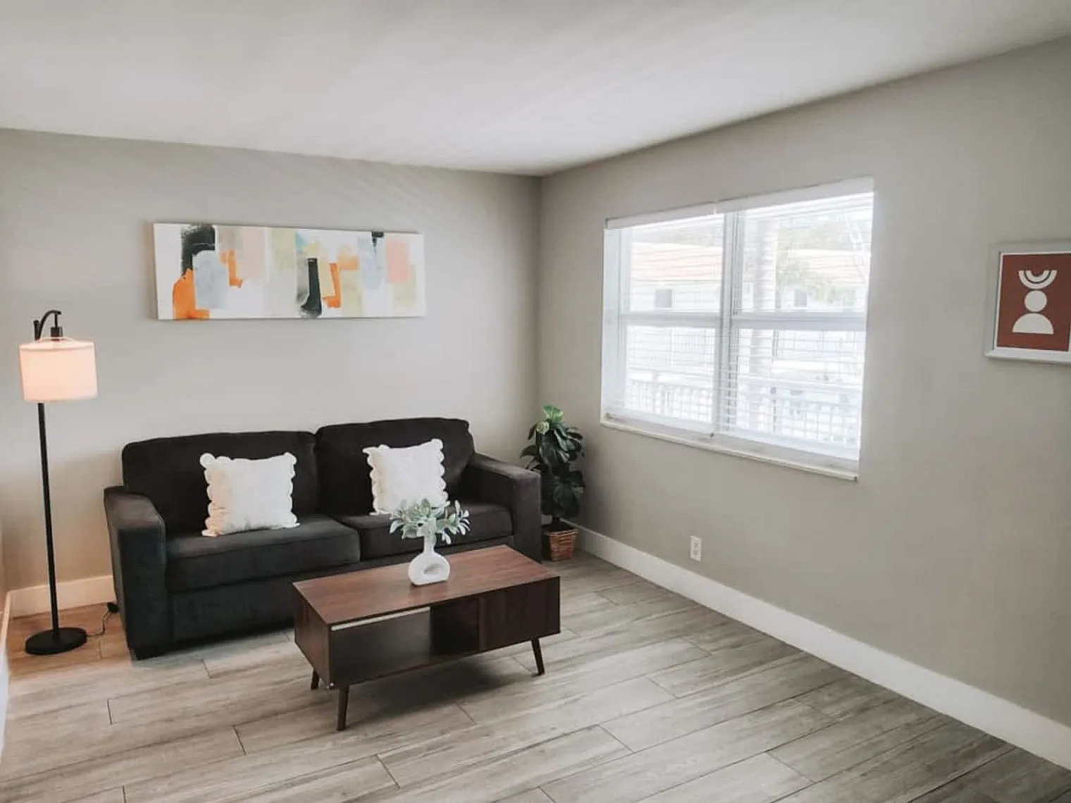 2 bed, 1.0 bath, 796 sqft, $3,117 — Photo 1