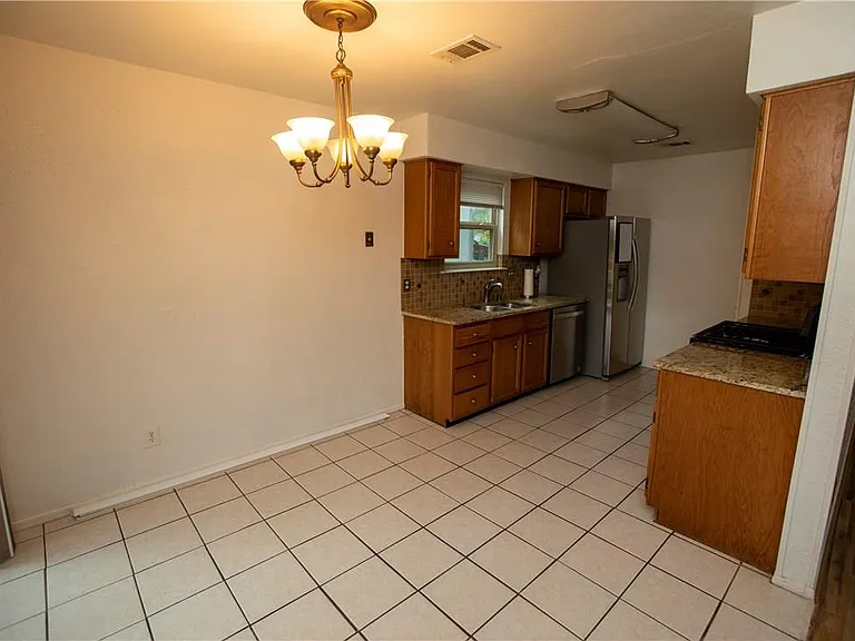 4913 Wing Rd — Photo 9