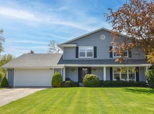 2617 W Hyacinth Ct, Mequon, WI 53092