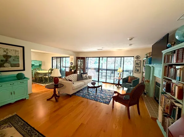 9525 S Pointe Lasalles Dr #86, Bloomington, IN 47401