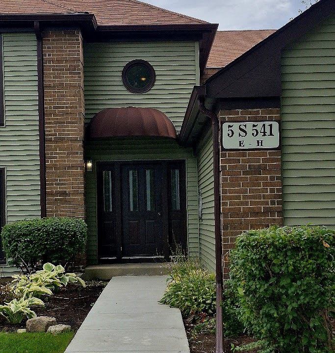 1st image of 5S541 Paxton Dr APT G