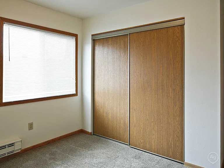 Desoto Apartments — Photo 8