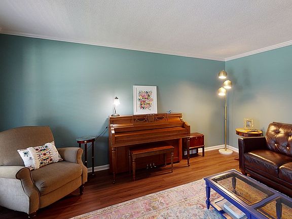 3rd image of 4009 Chapel Ln