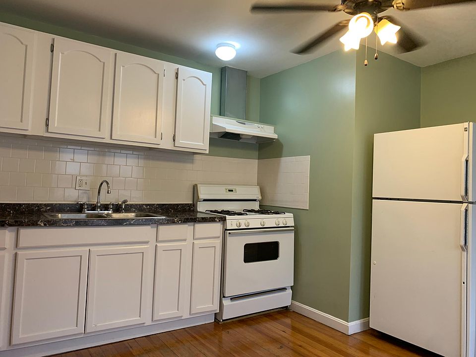 1st image of 35 Fenwood Ave #3L