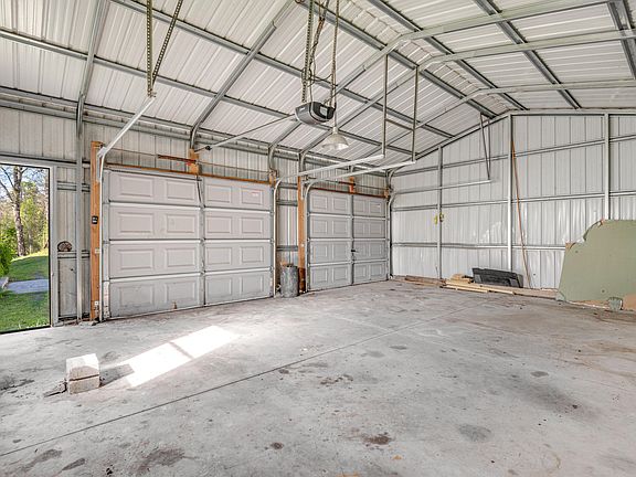 4th image of 13 Travis Rd