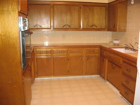 3rd image of 2011 Cinderella Ln