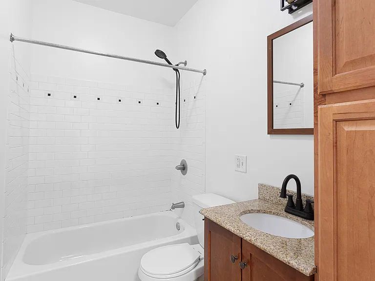 2014 W Superior St #1 — Photo 7