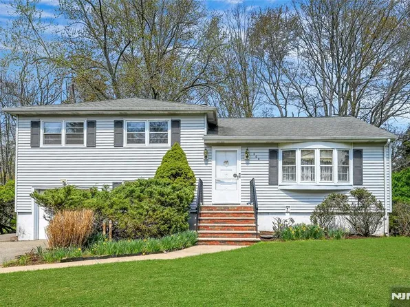 664 Woodside Ave, River Vale, NJ 07675