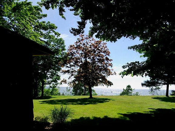 3rd image of 3545 Scenic Dr