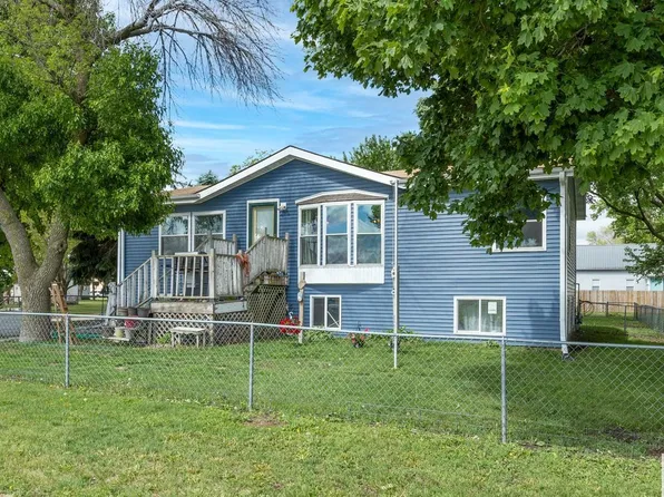 520 2nd St, Onawa, IA 51040