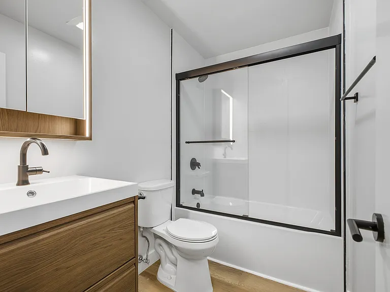 1433 S Hoover St #5 — Photo 13
