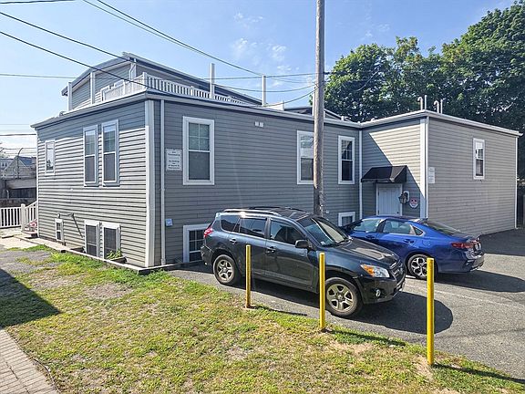 3rd image of 213-215 Burrill St