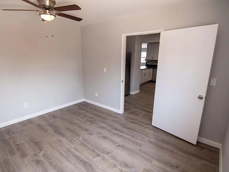 Oasis Apartments — Photo 45