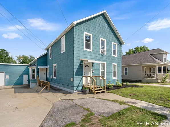 1748 Lakeshore Dr, Muskegon, MI 49441