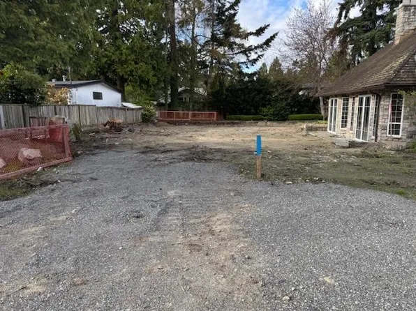 4885 5th Ave, Delta, BC V4M 1J5