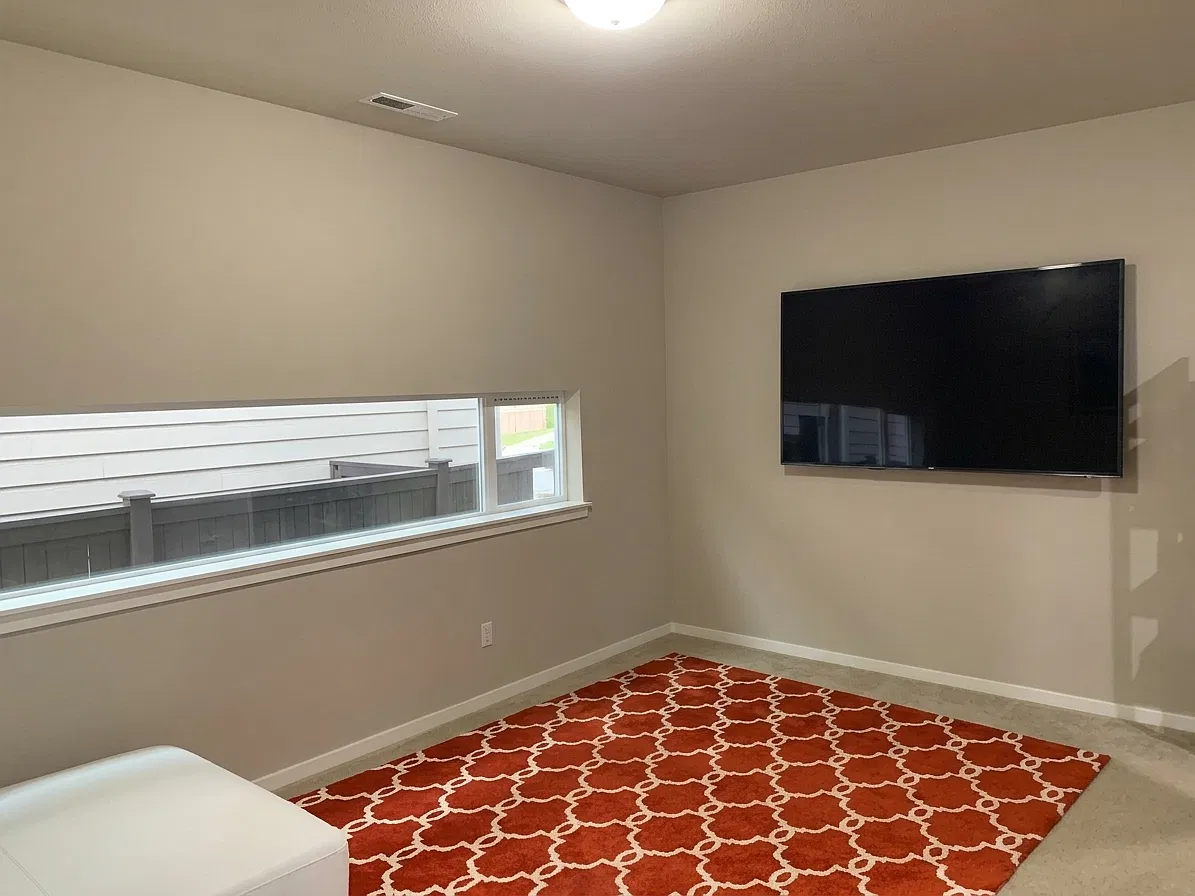 4 bed, 3940 sqft, $6,400 — Photo 3