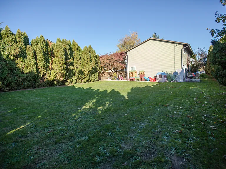 414 E 9th St #14 — Photo 4