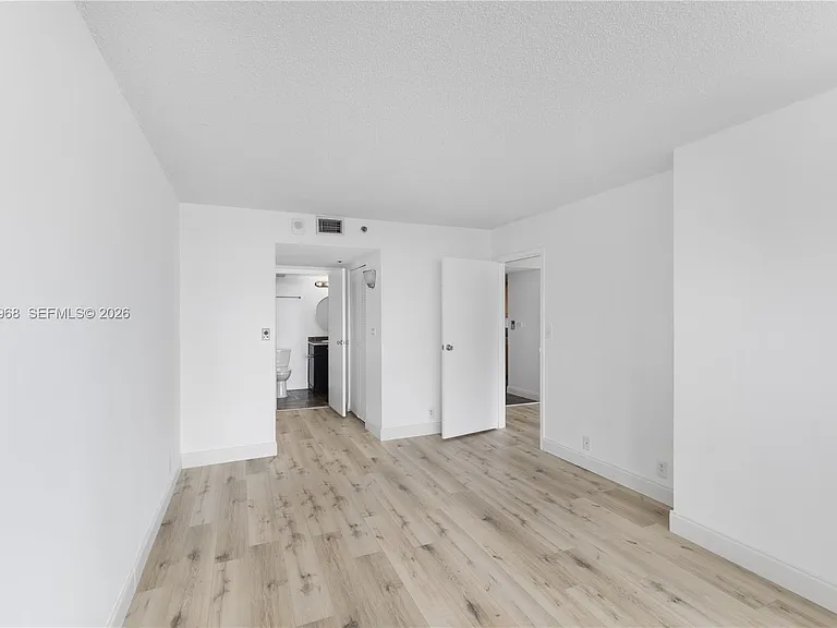 7601 E Treasure Dr #1621 — Photo 28