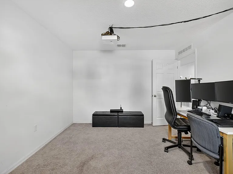 644 SW Hoffenberg Ave — Photo 35