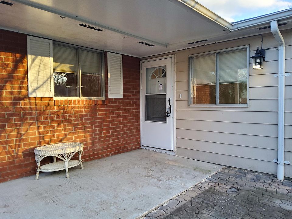 1st image of 13 Dove St #D