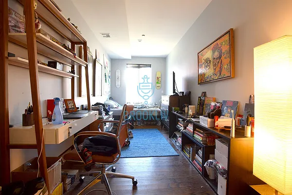 Rented by null | media 16