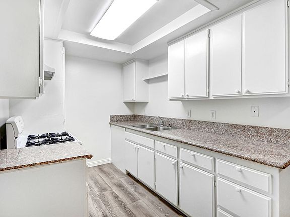 4th image of 24356 Webster Ave APT 1