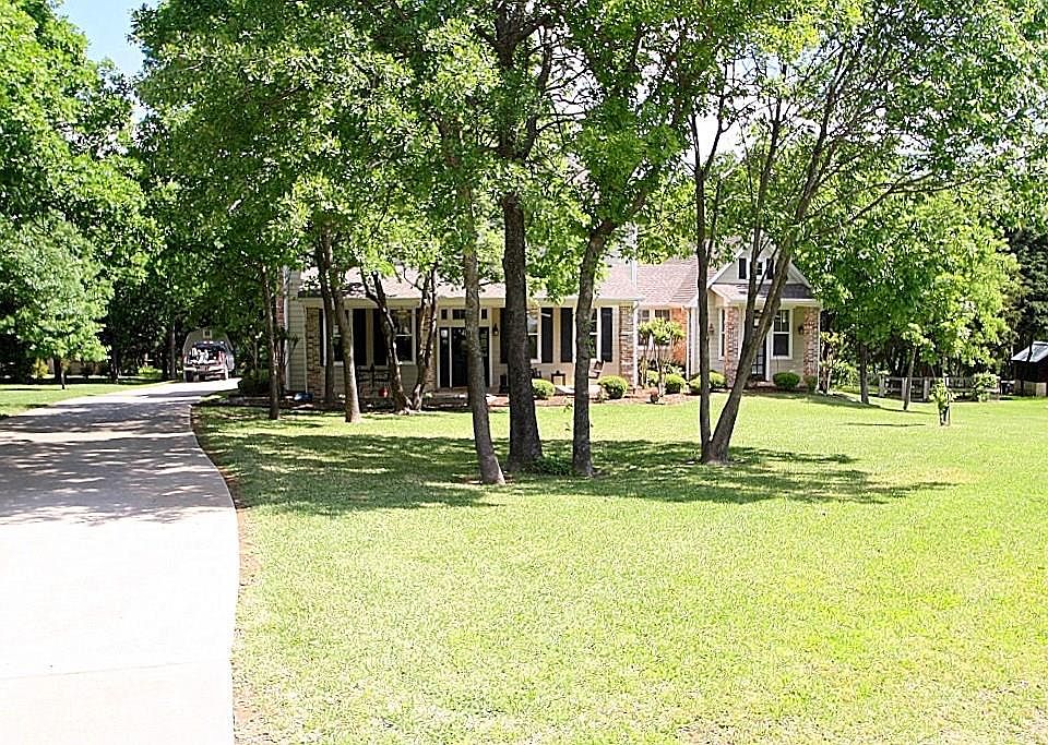 1st image of 4400 Oak Shores Cir