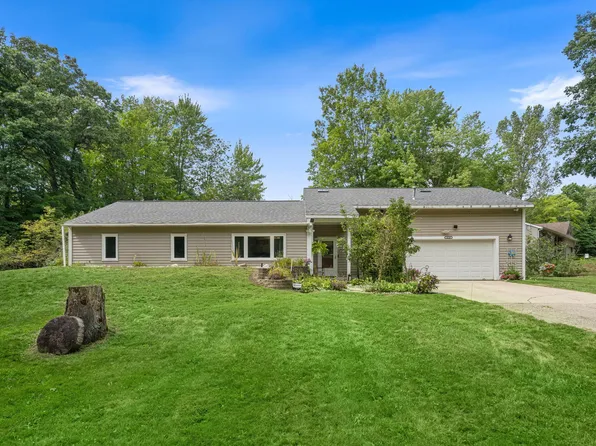 18145 148th Ave, Spring Lake, MI 49456