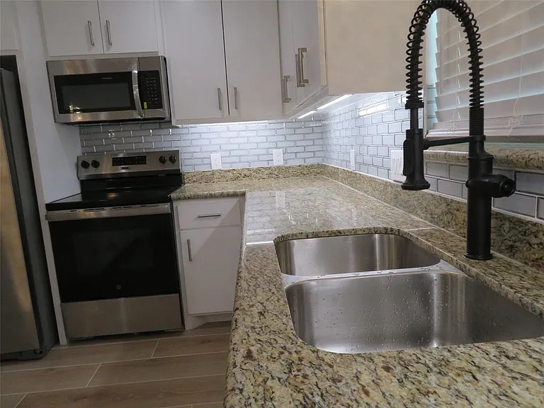 7214 Corsicana St — Photo 2