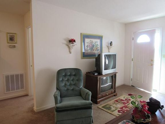 3rd image of 1531 Pine Cone Cir #00