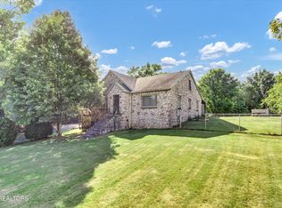 912 E Hendron Chapel Rd, Knoxville, TN 37920