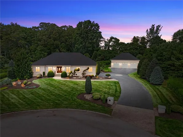 7 Sanctuary Dr, Cranston, RI 02921