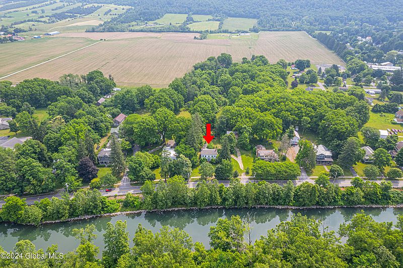 3rd image of 154 River Street